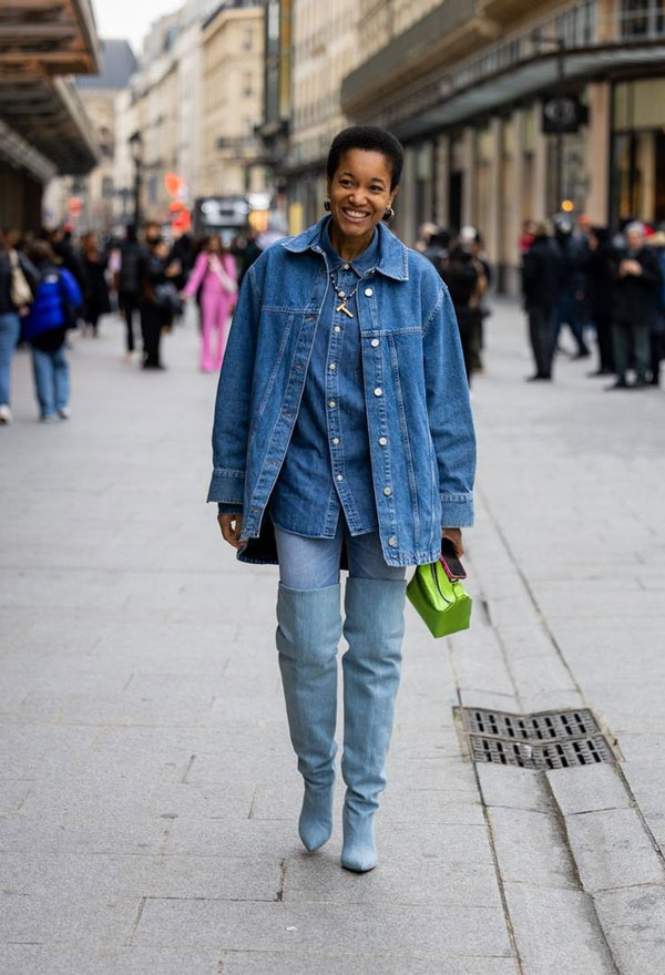 Một combo trang phục làm từ vải jeans