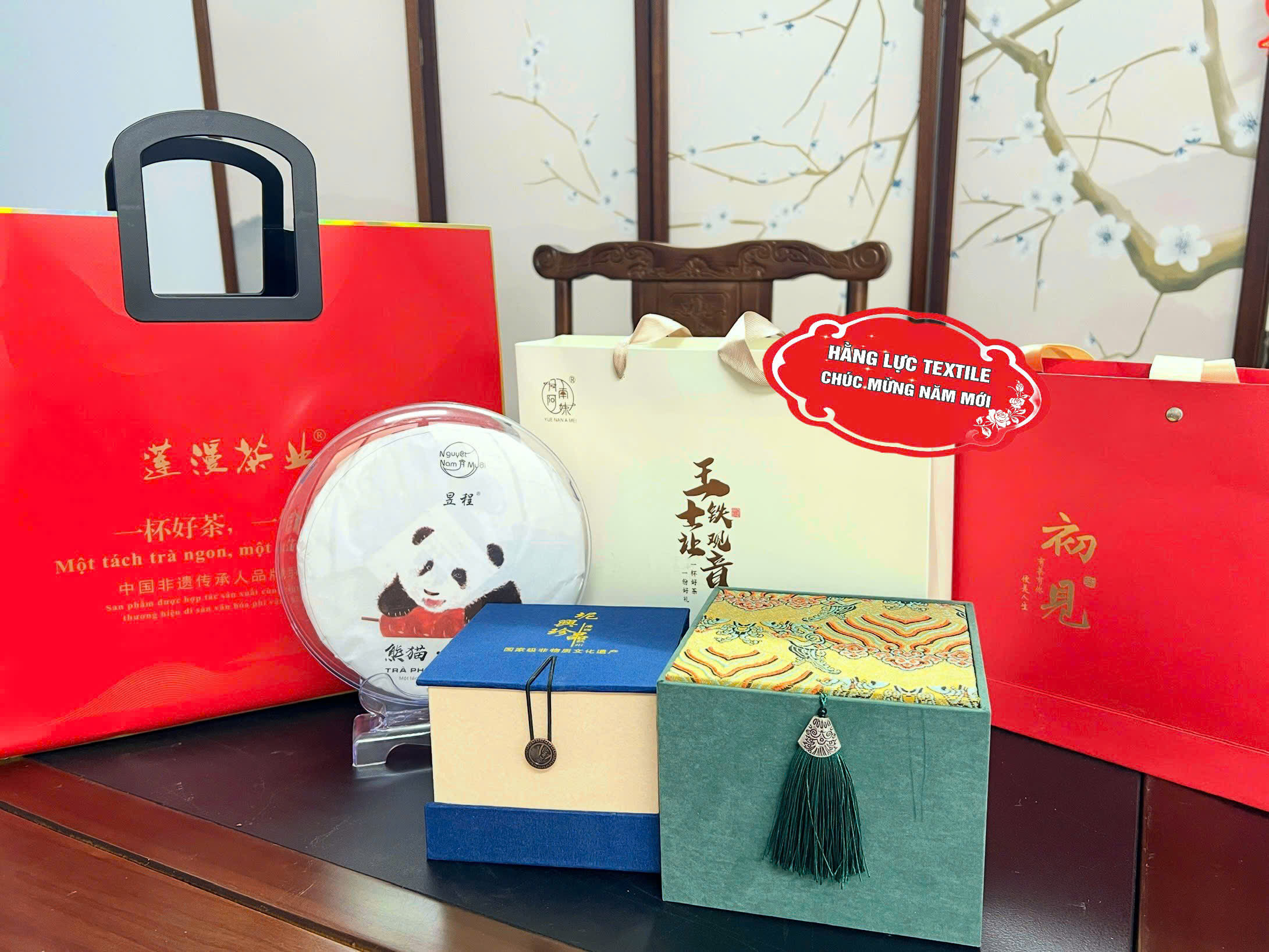 Món quà cảm ơn của Hằng Lực Textile